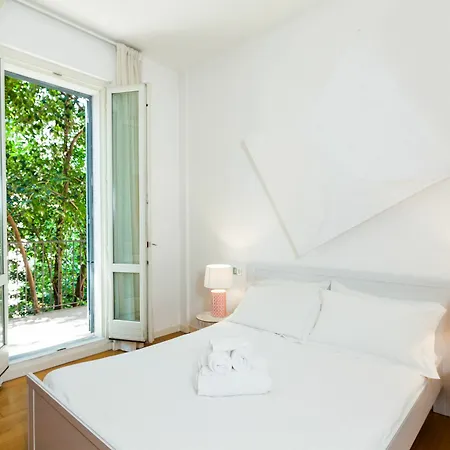 Easyhomes - Piola Bazzini Apartment Mailand